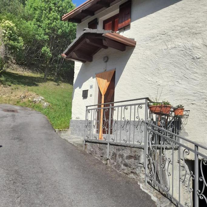 La Casetta Delle Nuvole Mazzo di Valtellina Exterior foto